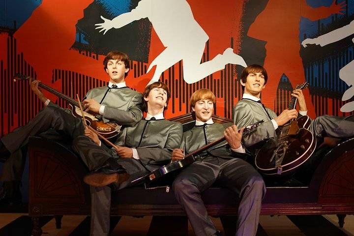 甲壳虫乐队就这样,布兰森变成了真正的商人.