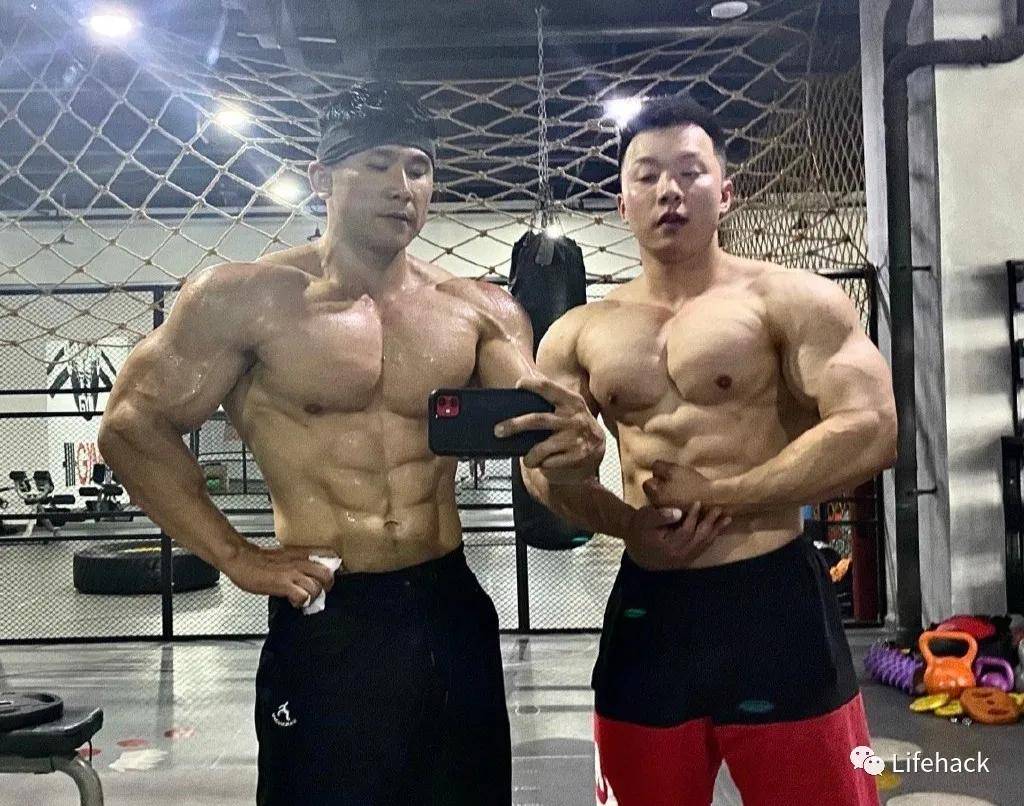 健美|39岁男警察身材照被曝光：撸铁15年成肌肉巨无霸，罪犯都不敢惹他