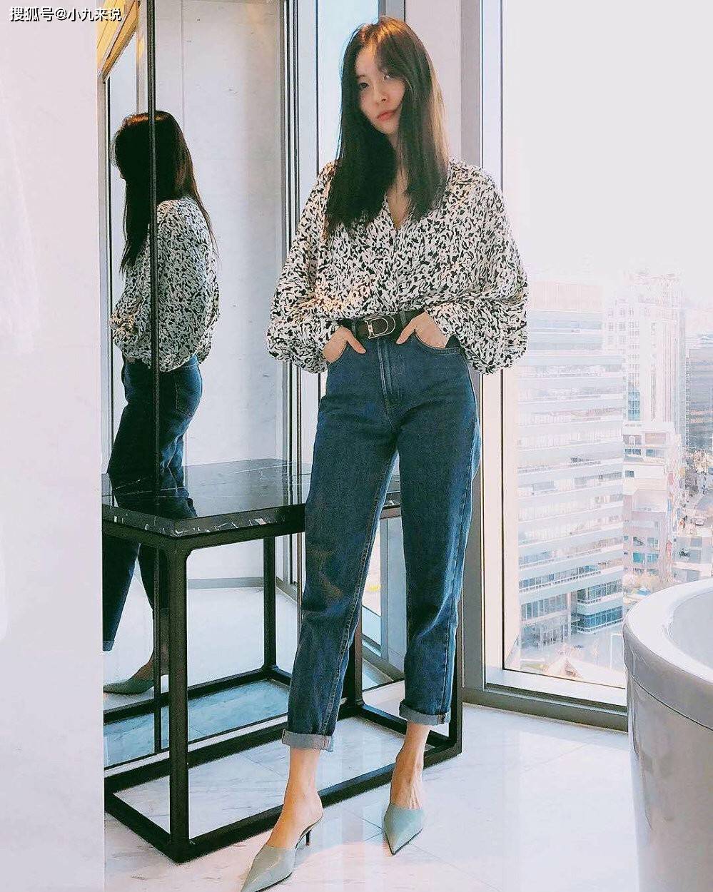 宣美|“南韩第一美腿”宣美，碎花裙惊艳登《红秀Grazia》，增肌后更美