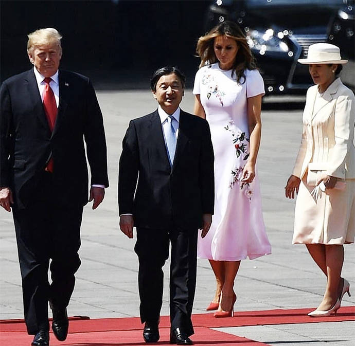 刺绣|梅拉尼娅访日3赢日本第一夫人，换2万7刺绣裙，连雅子皇后也不敌