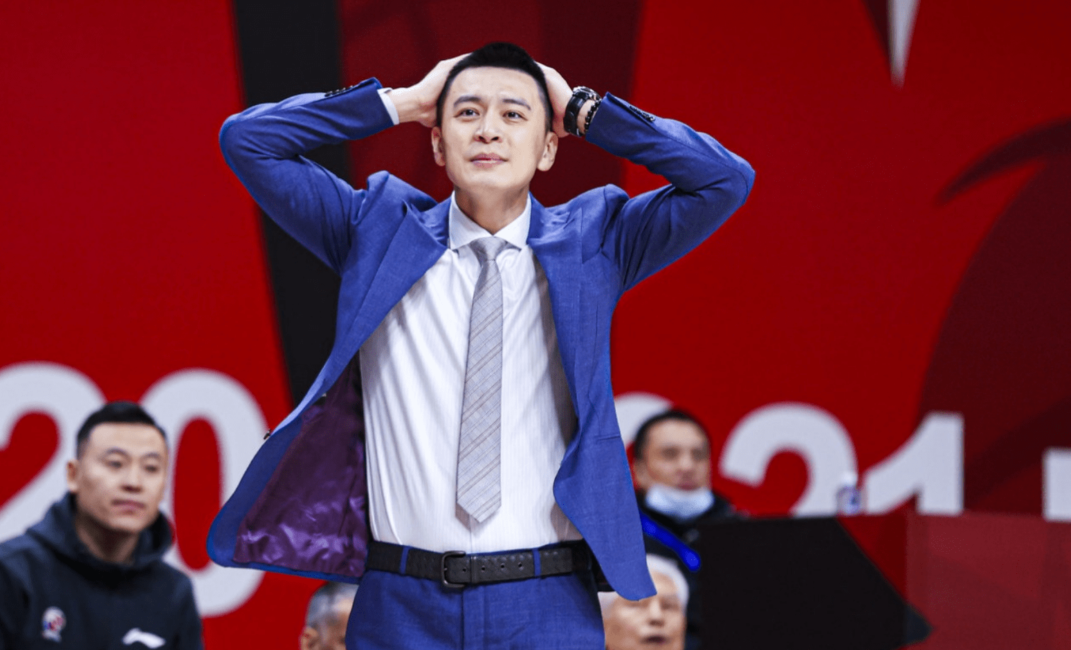 杨鸣怕啥来啥!辽宁总冠军功勋意外重伤,前国家队猛将伤停7个月