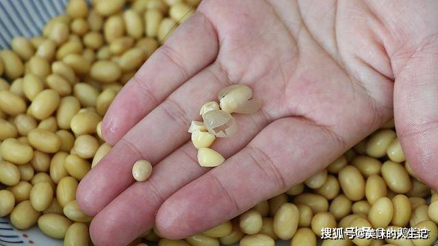 都浮|黄豆别打豆浆了,这做法实在太香了,既是解馋小零食,又是下酒菜