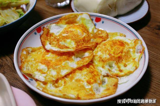 蔬菜|晒晒小两口的早餐,极简单,十分钟全完成,网友:这么吃营养全面