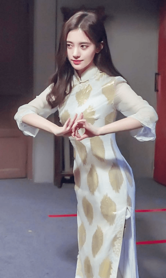Pick|女星旗袍大赏：赵丽颖、杨幂、热巴、刘亦菲，你Pick谁？