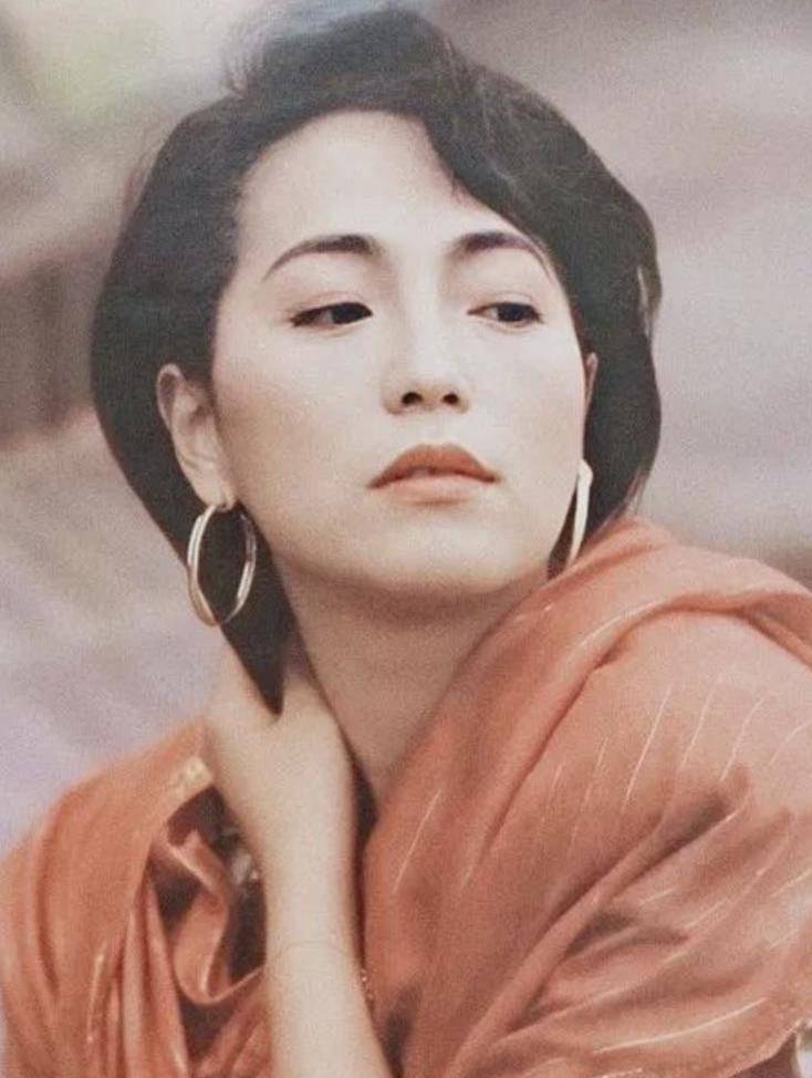 石榴姐苑琼丹曾猛追林正英却恋爱无果今嫁豪门终获幸福