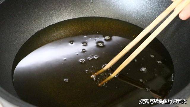 都浮|黄豆别打豆浆了,这做法实在太香了,既是解馋小零食,又是下酒菜