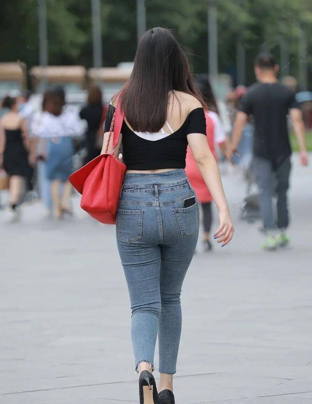 饱和度|靓丽有型的打底裤穿起来增高显瘦，清爽优雅一步到位，减龄优雅