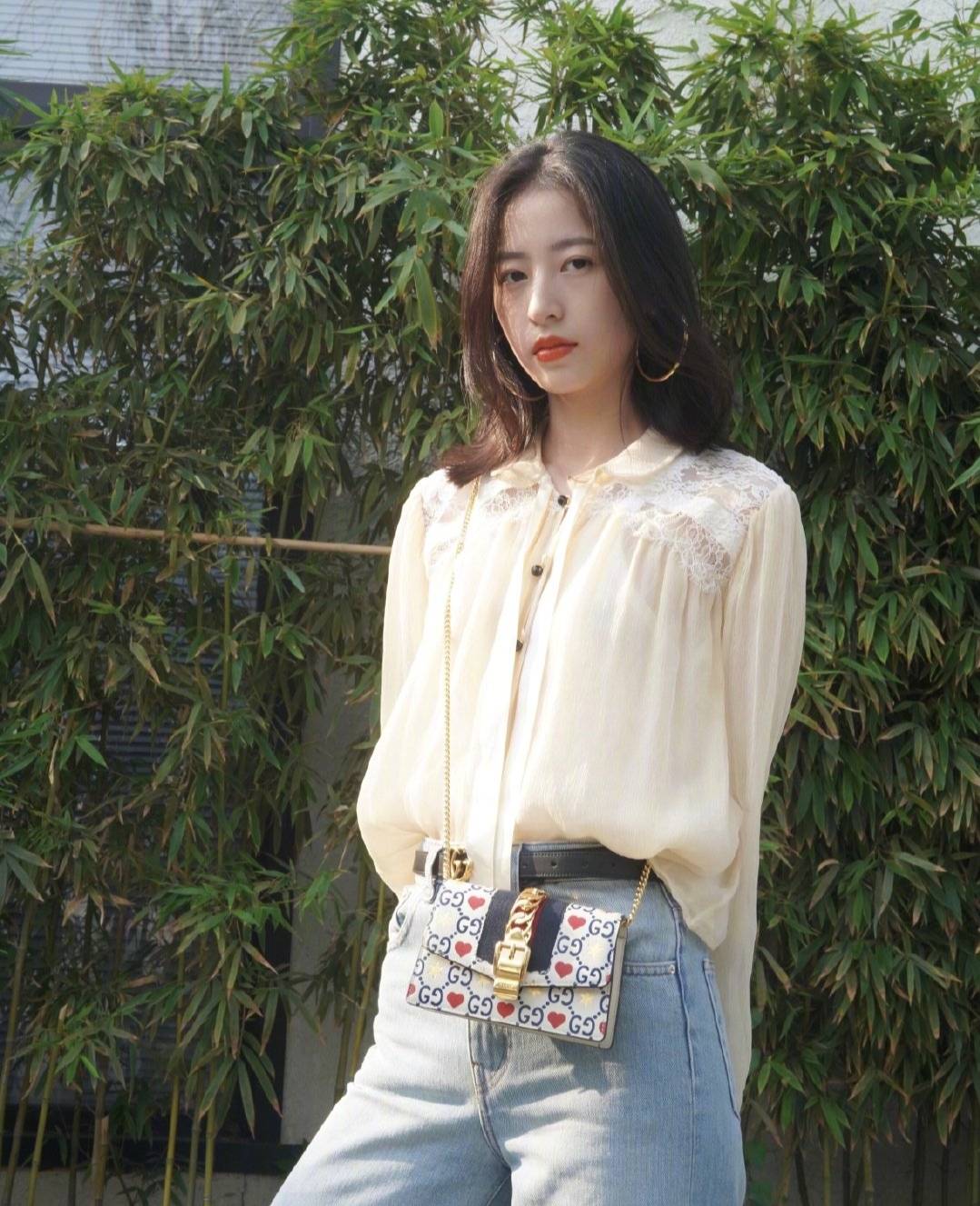 色调|90后最会穿女星扛把子！周雨彤女生的衣柜，你值得拥有