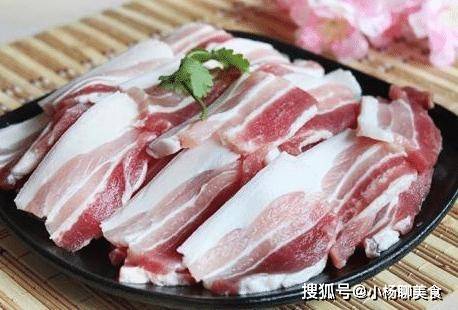 下锅|把五花肉放进电饭煲，半个小时后比烤肉还香，网友：流口水了