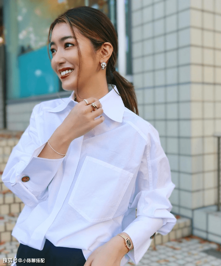 氛围|教科书级别的港风穿搭，竟然在一个日本博主身上找到了，品味真好