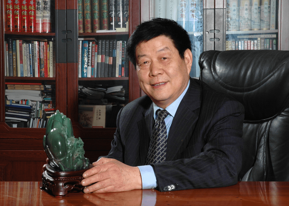 中国工艺美术大师吴元全新作平安玉瓶具有使用功能的玉佩问世