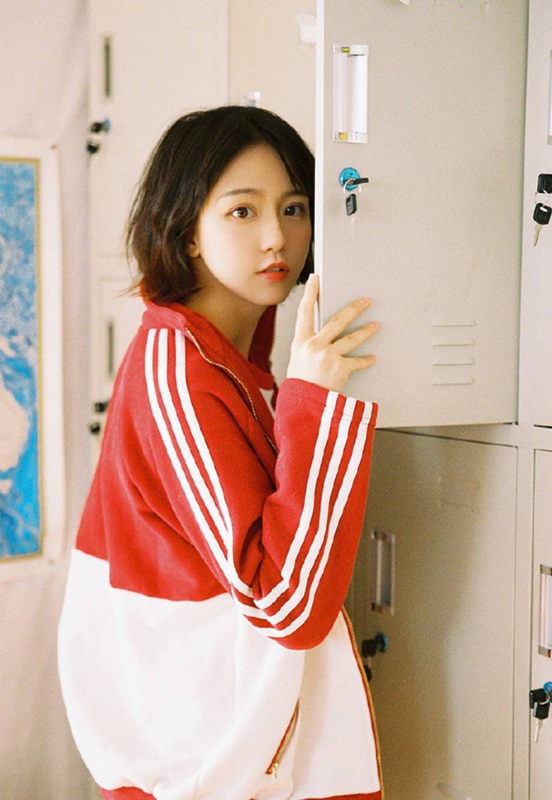 天蓝色|“宅男女神”成果日系风写真曝光,元气甜美似精灵,这颜值注定火