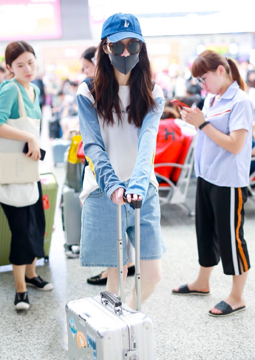 健美裤|今年这款“百慕大短裤”火了，周迅用它撑气场，肯豆用它凹造型