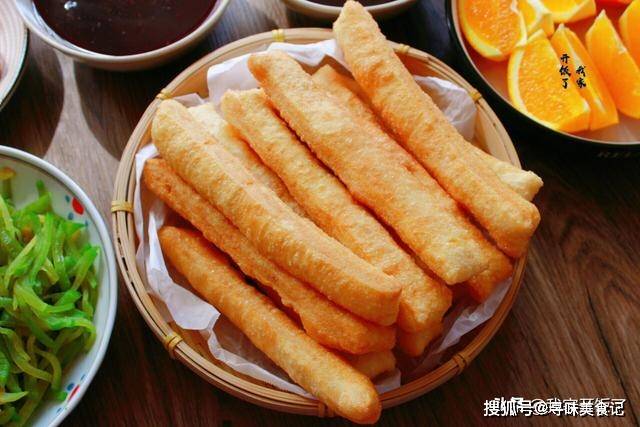 在家炸小油条的做法 607c96eb043f42438ceb8a246335fd67.jpeg