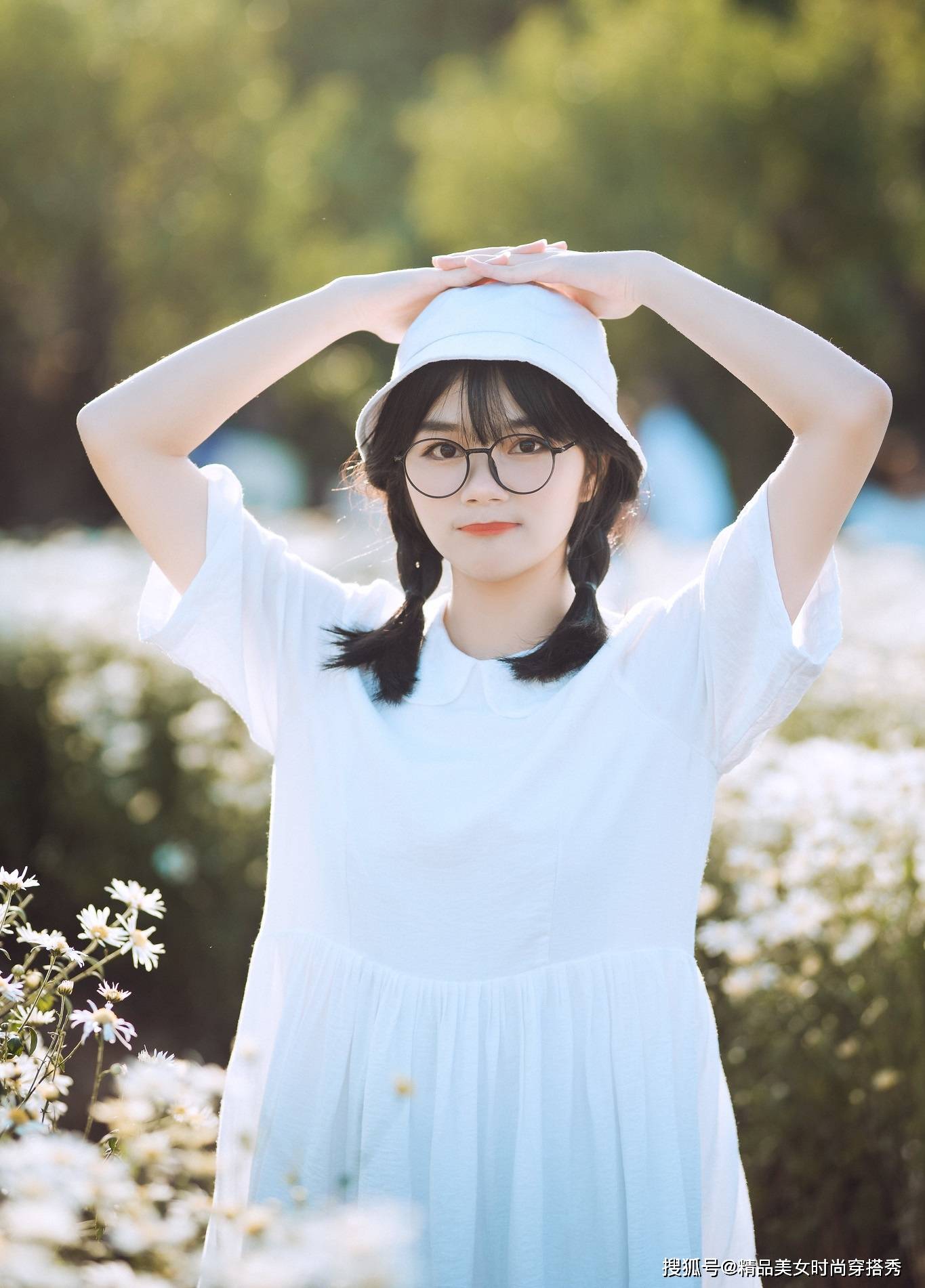 那件|白色娃娃领连衣裙，清新可人，上身甜美减龄，可爱俏皮