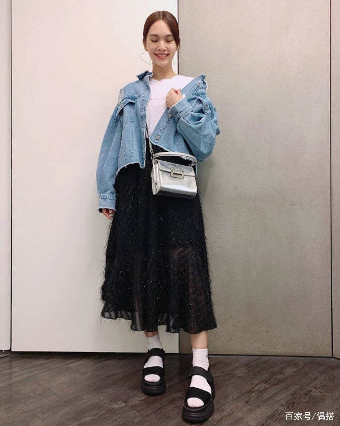 杨丞琳|杨丞琳太会穿！吊带衫搭阔腿裤，35岁美回25岁，难怪岁月眷顾她