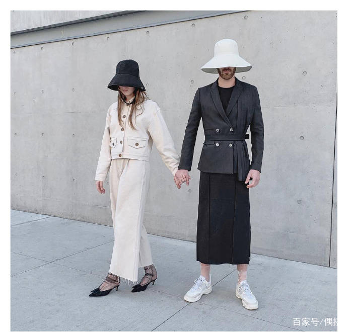 情侣|法国时尚达人，演绎奇特情侣装，高级又时髦，不撞衫系列，稳了
