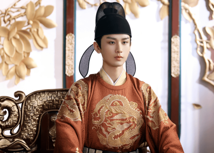 张予曦|成毅终于带着新戏来了！古装剧被曝改名上线，熟悉的女主让人想追