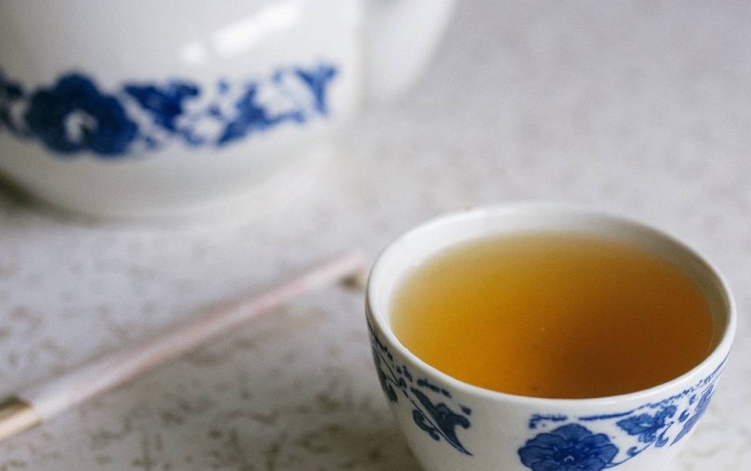 肝脏|晨起的3个习惯,或比喝酒更伤肝,劝你趁早改正,别再傻傻忽视了