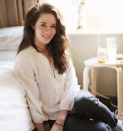 因为|曾被吴京邀请出演《战狼2》，因片酬低拒绝，今没人认识她