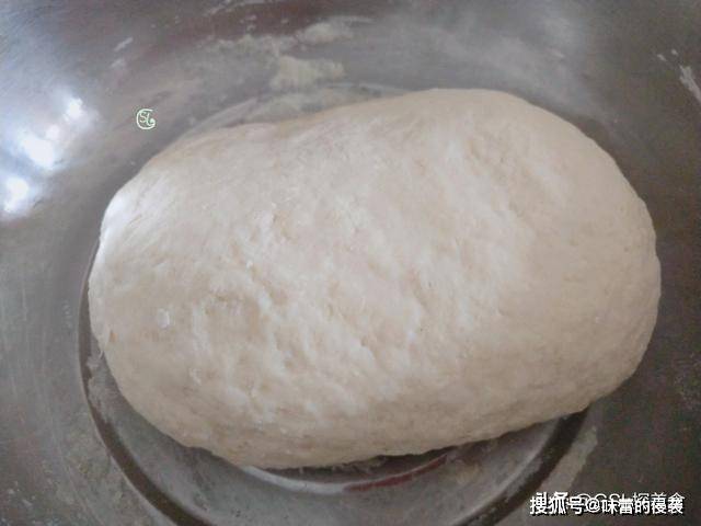 做法|这个早餐，老人和孩子都喜欢吃，饼皮酥脆，内里柔软，做法也简单