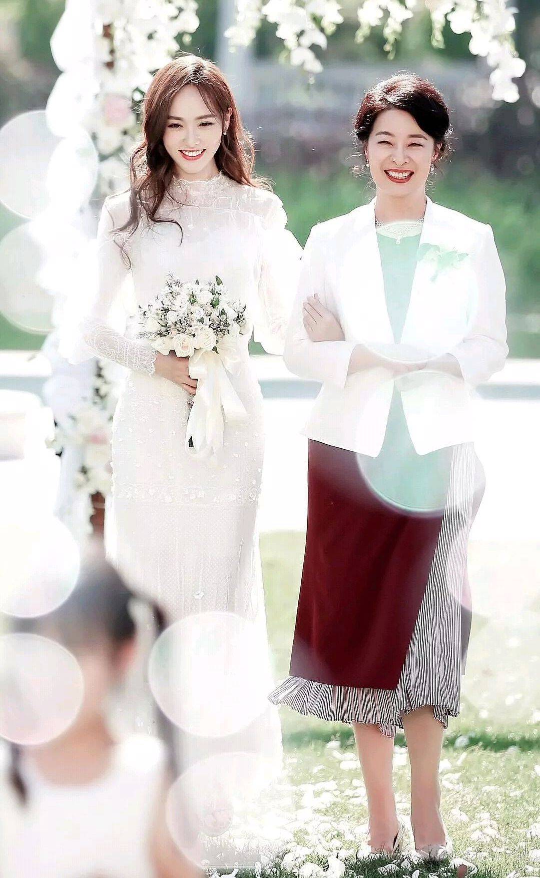 才是真|唐嫣新剧才是真带货女王，御姐萝莉随意切换，网友套套都想要