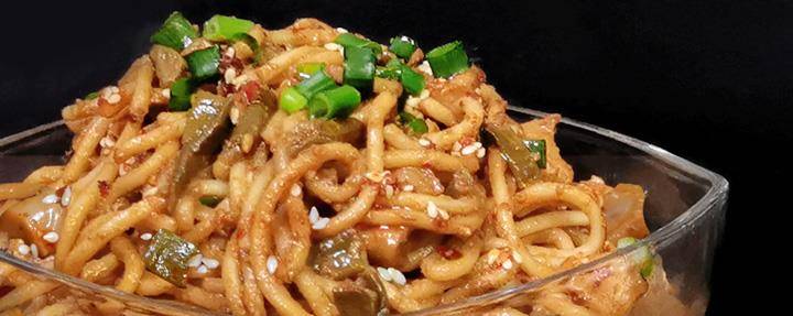 加入适量|简单又好吃的懒人面条做法,用它做早餐简单又好吃,1煮1拌就上桌