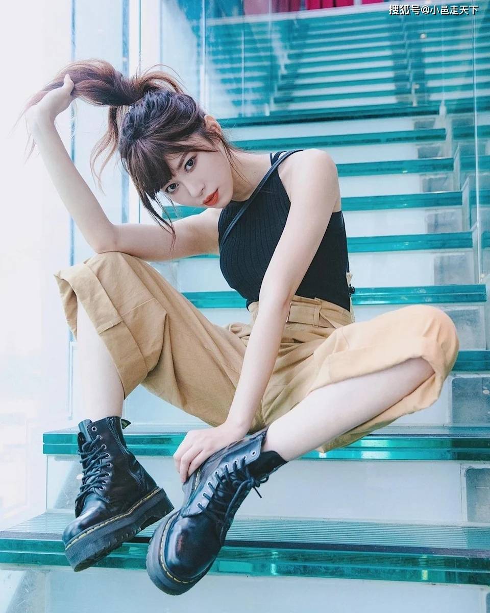 同拍拖14年初恋男友拉埋天窗前「东张女神」 - 林泳淘相集