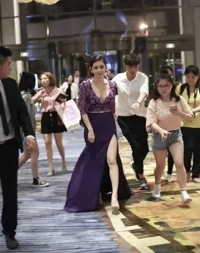 大腿|秋瓷炫深V开叉长裙大秀事业线,网友不解于晓光出轨,家花不香吗