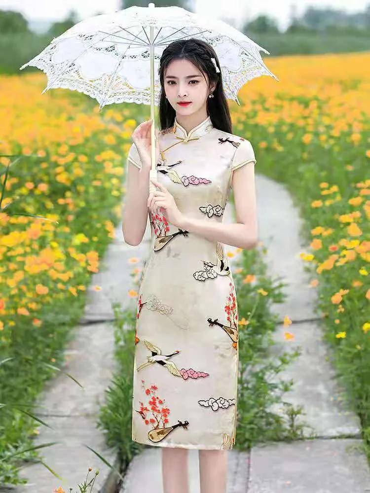 评论|假如你身高超过1.55米！建议穿这样的旗袍裙，减龄时尚又显...