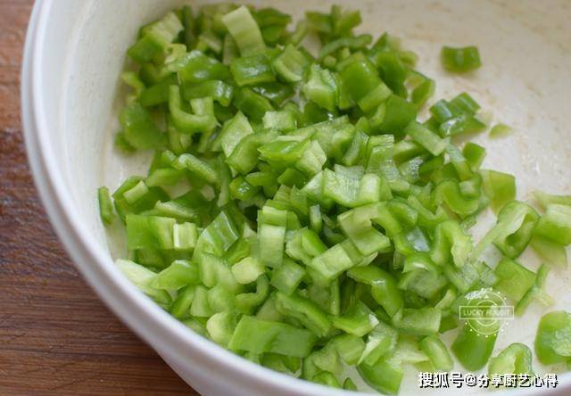 做法|土豆换一种吃法,外脆里嫩,给孩子当零食,吃一盘都不够