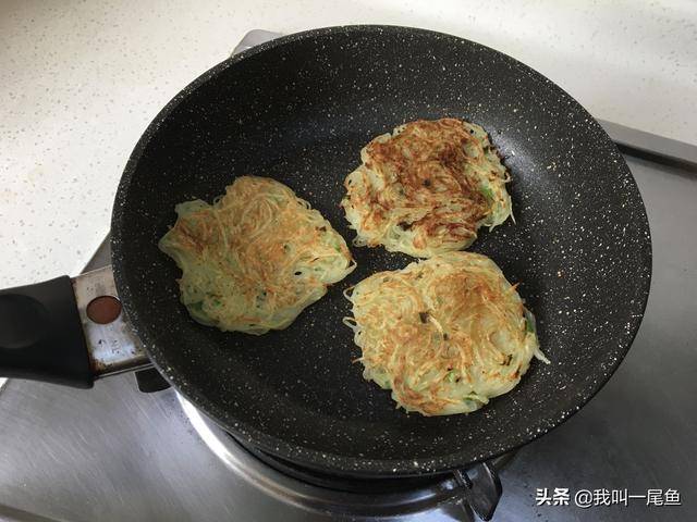 怎么做小饼又软又好吃 b01469aacc2041e6ad68118dbbffebd8.jpeg