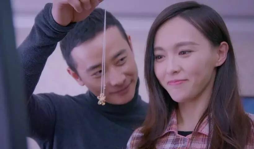 生活|唐嫣衣着宽松休闲,被指疑怀二胎,回应方式简单粗暴