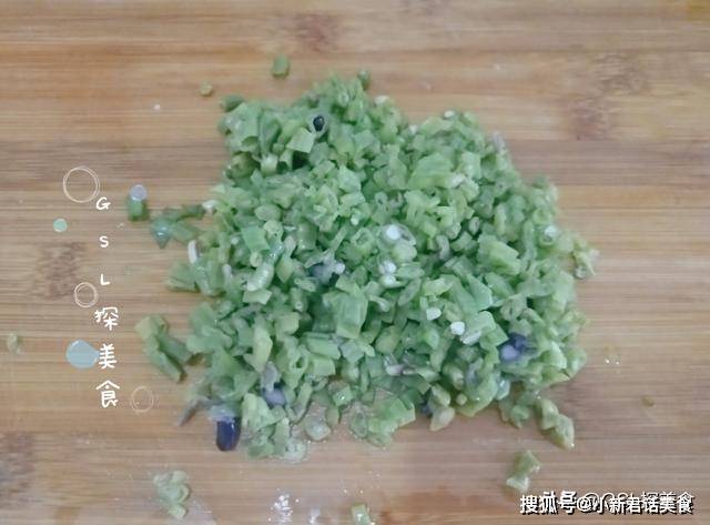 开火|自从知道豆角的这种做法,从不炒着吃,上锅一煎,外焦里嫩,好吃