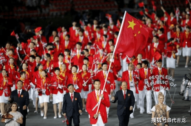 地位|赵帅成男旗手！中国男篮成背景板：霸主地位被终结，无缘东京奥运