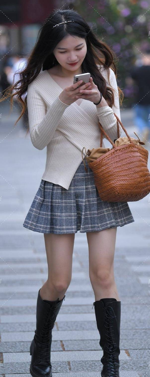 身材|连衣裙能够很好展现女性柔软气息，不过选择适合自己的款式很重要