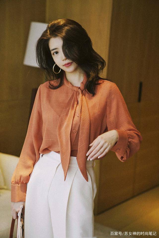色调|30+的女人少穿“花”衣服，学学三木博主这6组搭配，洋气又清爽！