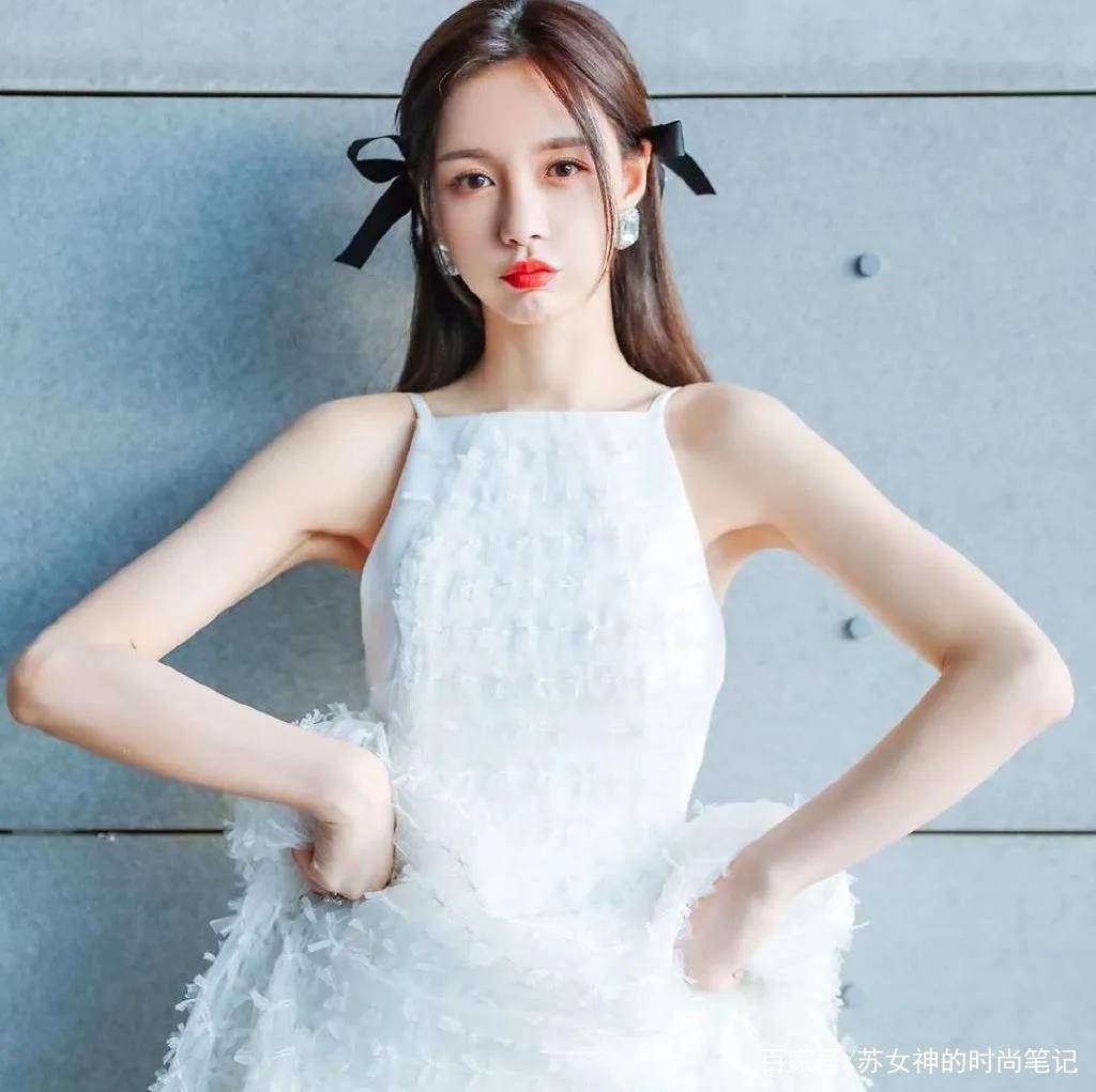 工装裤|31岁的沈梦辰，亲身演绎如何穿出18岁既视感，时髦减龄还很养眼