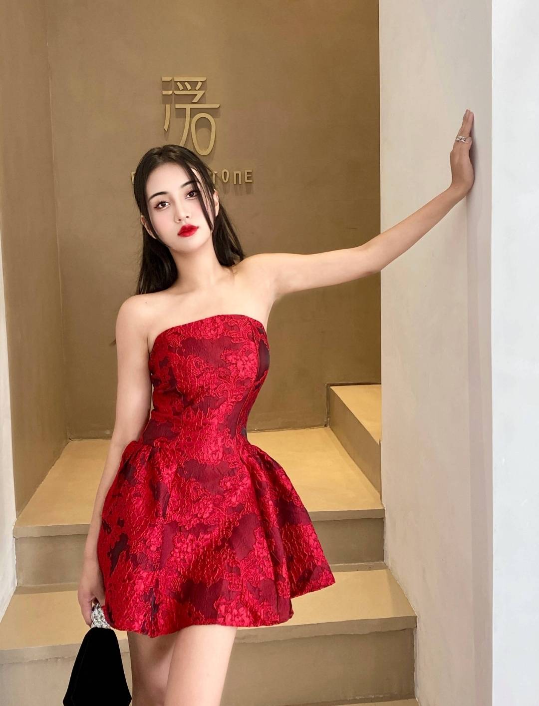 女网红自曝和郭麒麟发生关系 晒出私密聊天记录(图1)