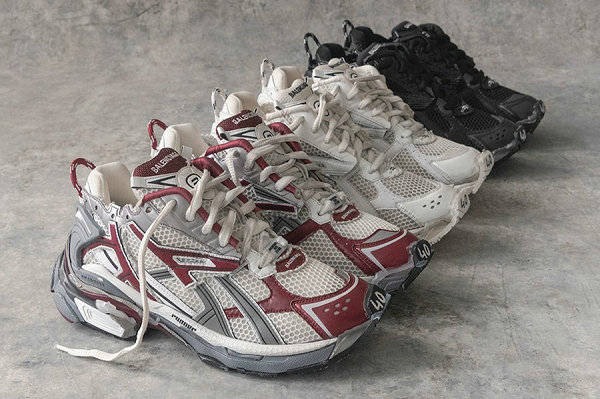 Amac|机能属性!斯凯奇机甲鞋 STAMINA V2 PRO系列亮相