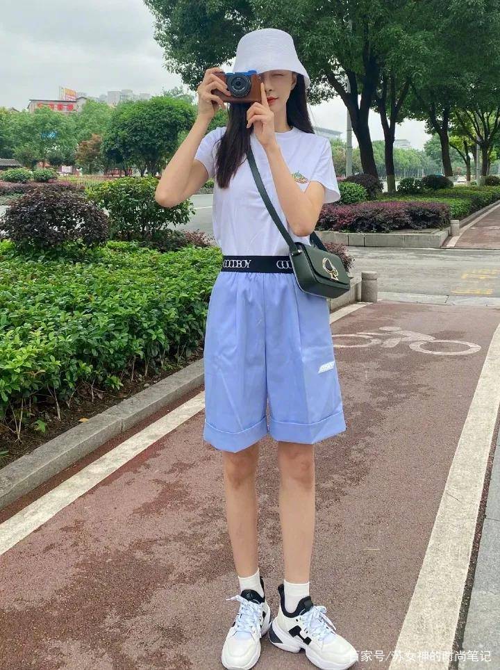 工装裤|31岁的沈梦辰，亲身演绎如何穿出18岁既视感，时髦减龄还很养眼