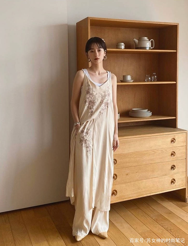 松本惠|换季别瞎穿，学学日本博主松本惠奈的基础穿法，简约又不易过时