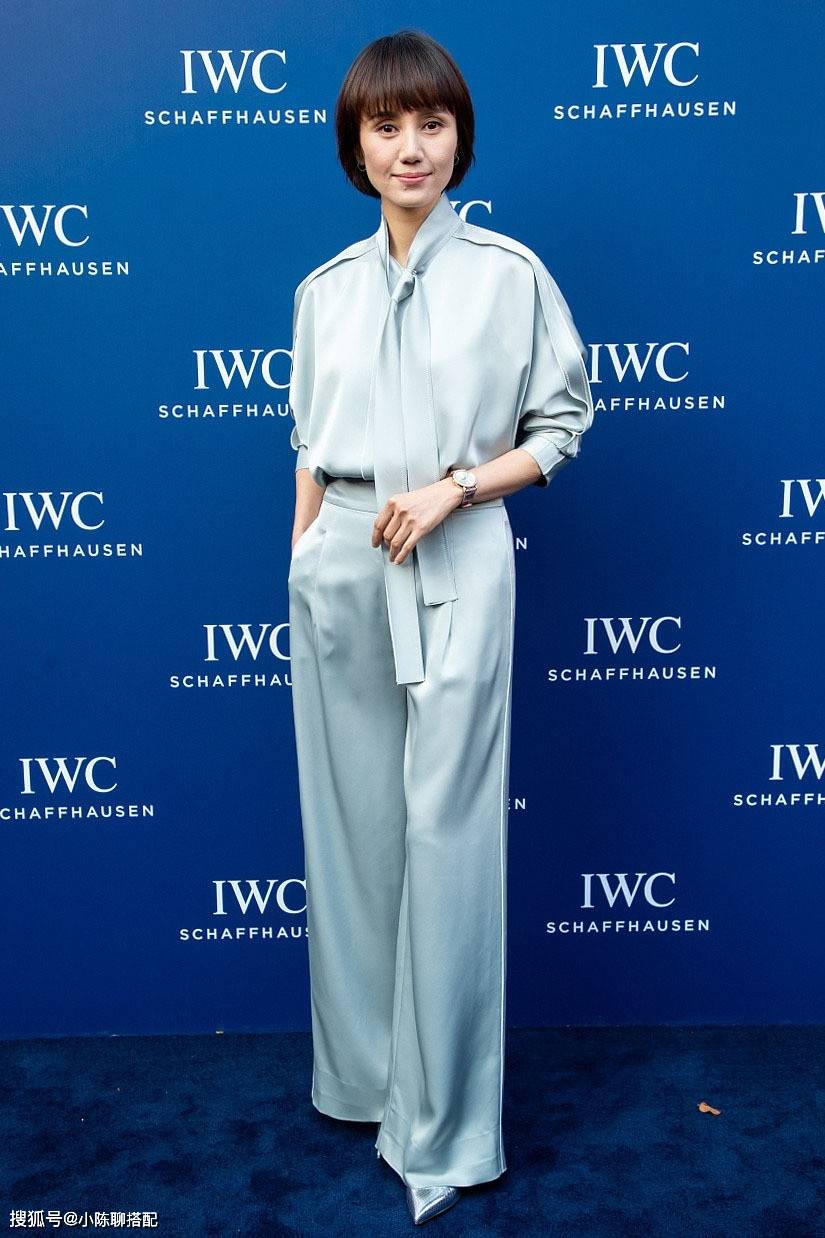 俞飞鸿|真正会穿的女人都偏爱“邻近色”，看袁泉俞飞鸿就知道，太高级了