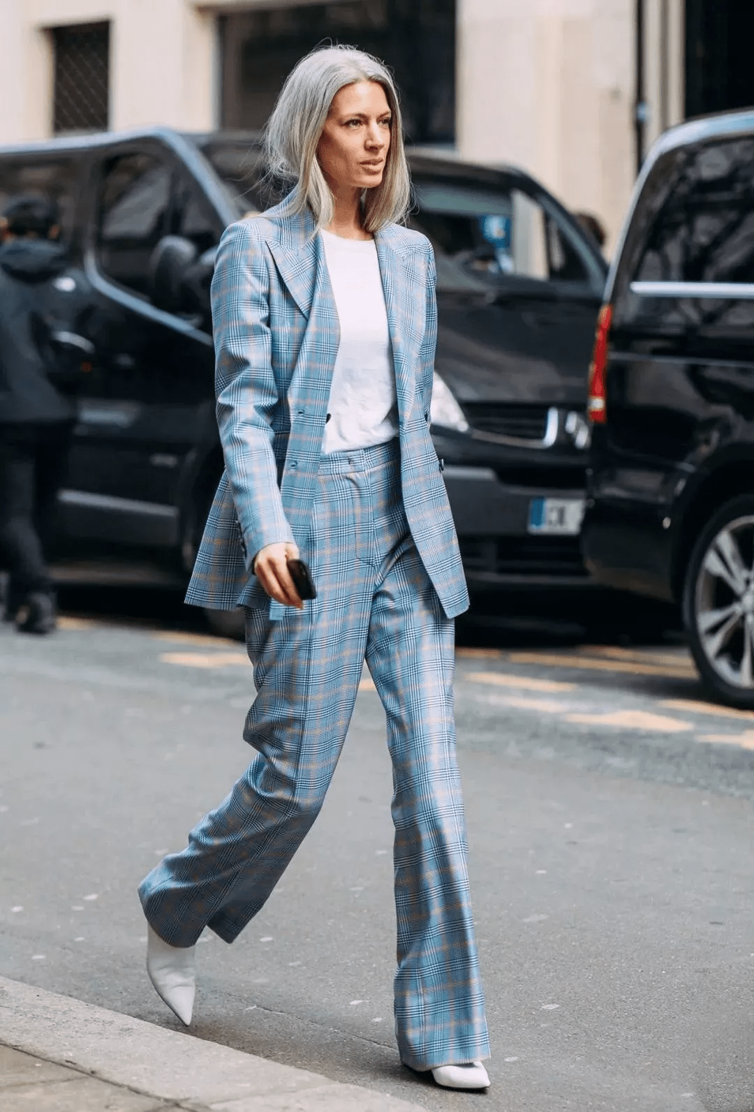 整体|深夏不要瞎打扮，瞧瞧今年最流行的“吸烟装”，洋气时髦还上档次