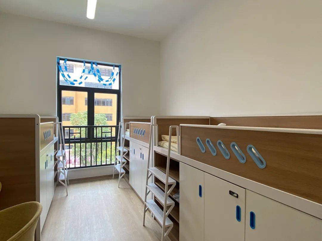 广州新侨学校参加首个开放日来了,来看新侨校园大揭秘!