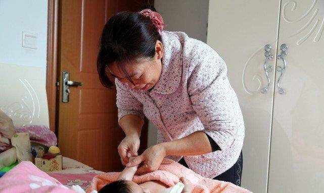 月子|坐月子，有必要花一万块钱请个月嫂吗？过来人：还真别只心疼钱