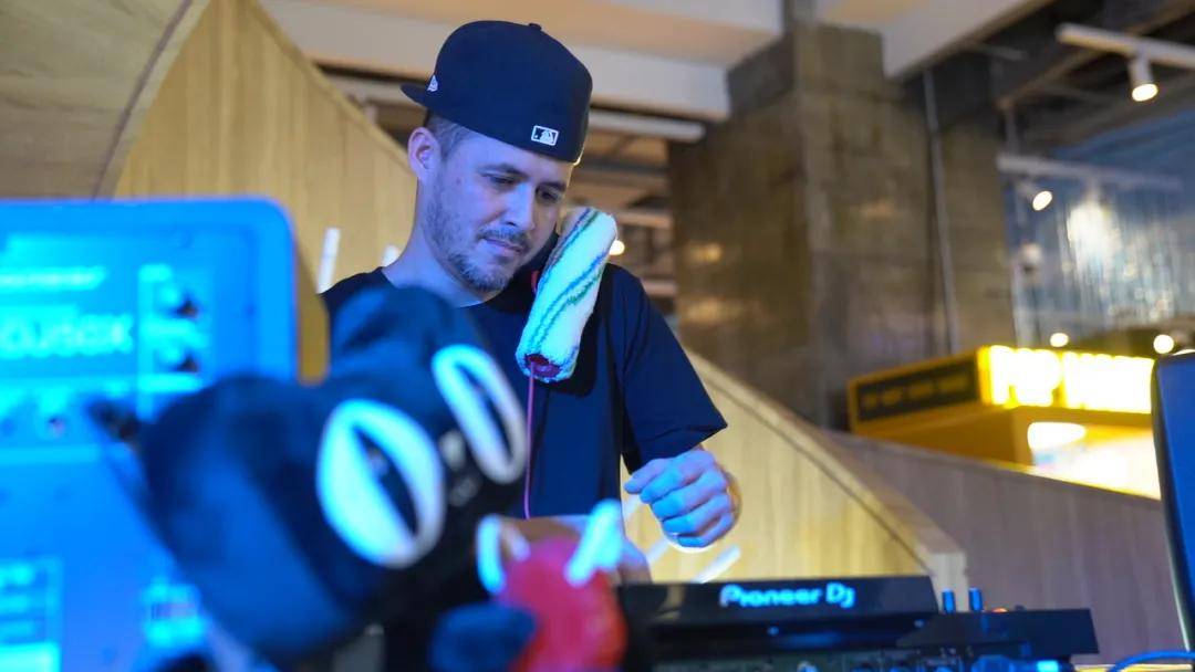 淮海|TX淮海再起潮流新风尚，手机天猫潮搭案上海首展，人潮汹涌！