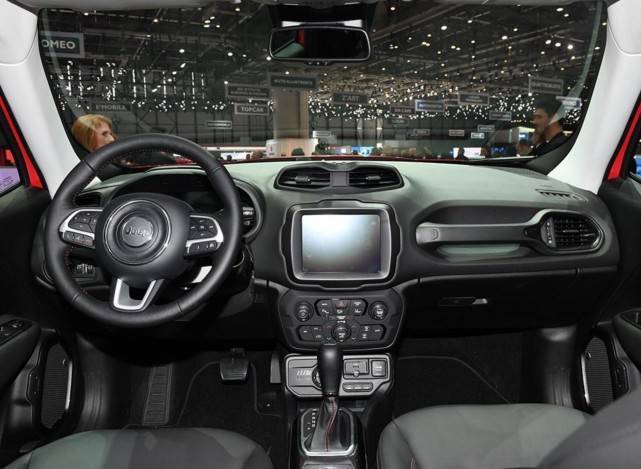 四驱小型越野车排行榜_路虎这款豪华SUV,2.0T配四驱仅25万,不再是土豪的专属