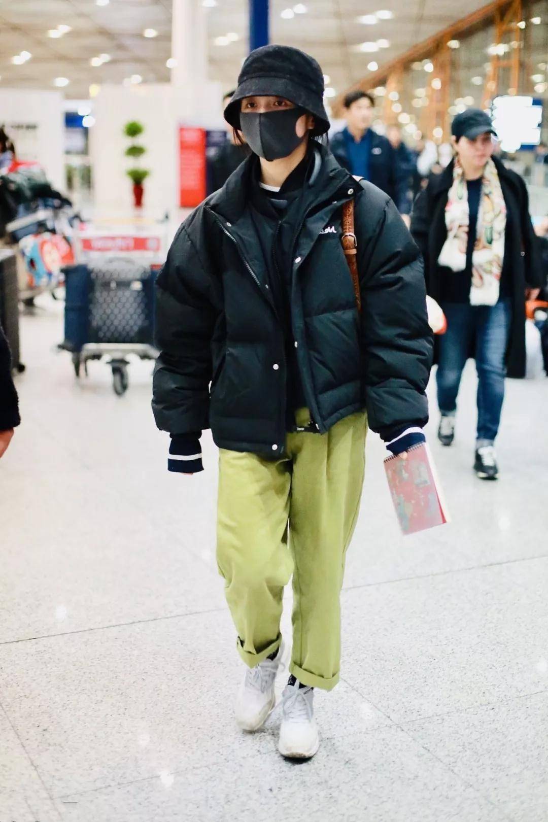 显得|“羽绒服+打底裤”已经退圈了，现流行这样穿，杨幂、倪妮都上瘾