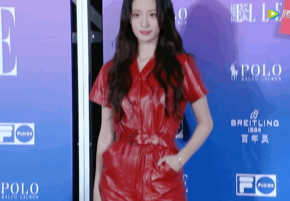 周笔畅|ELLE红毯生图：杨幂闪光裙好辣，周笔畅小露肋骨，李紫婷腹肌吸睛？